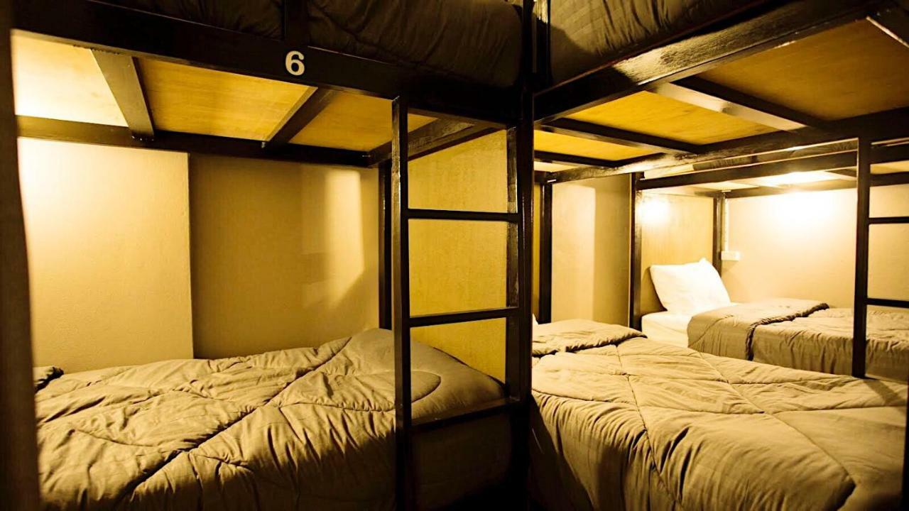 Stamp Hostel (Adults Only) Ban Yang  Bagian luar foto