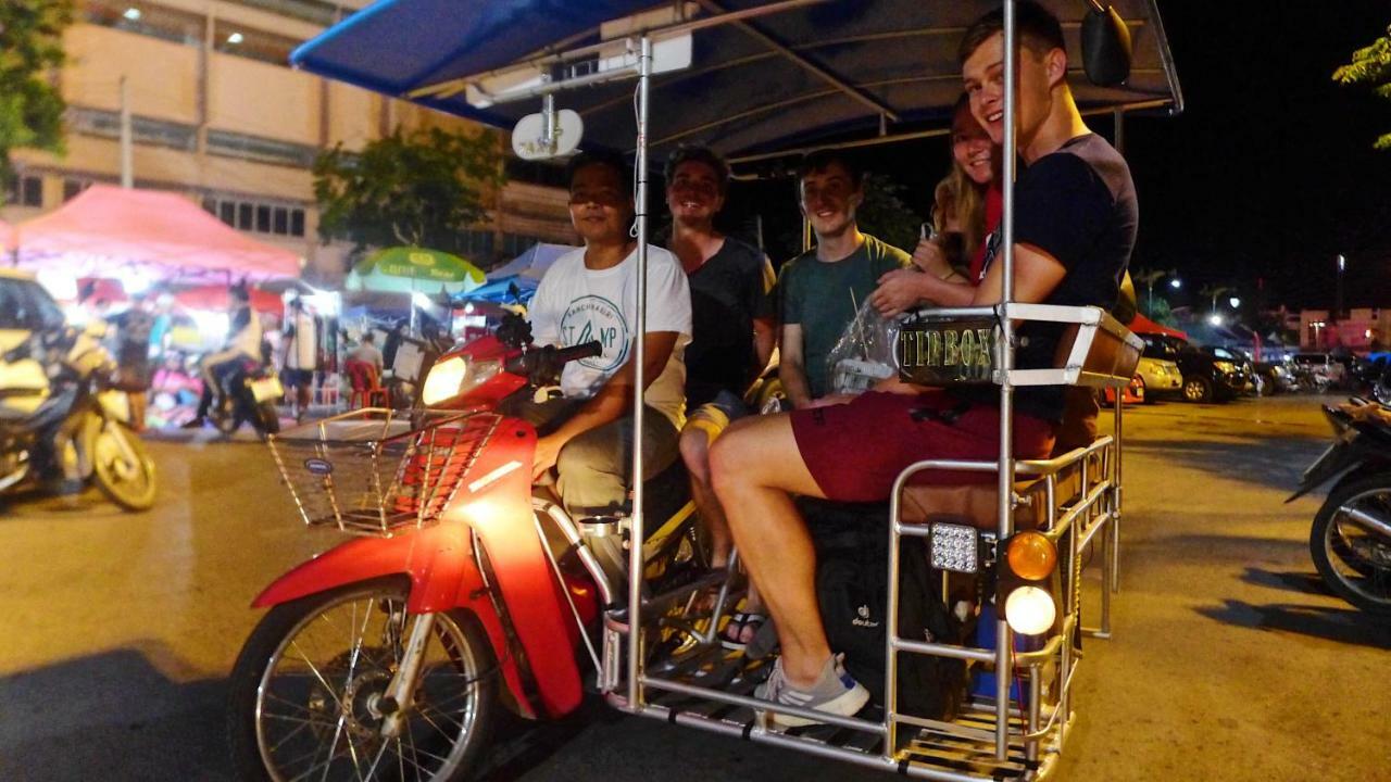 Stamp Hostel (Adults Only) Ban Yang  Bagian luar foto